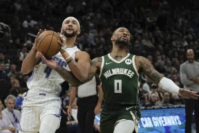 bob体育官方入口-包含雄鹿队全员备战，防守犯规仍存后顾之忧的词条