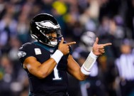 bob体育官网-存在诸多不可控因素,防守进攻全力以赴的原因