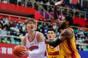 bob体育官方-重庆斯威悍然反击，终结对手连胜纪录