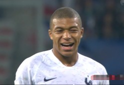 bob体育-法国豪门凭借进攻火力，轻松取胜对手(法国优秀门将)